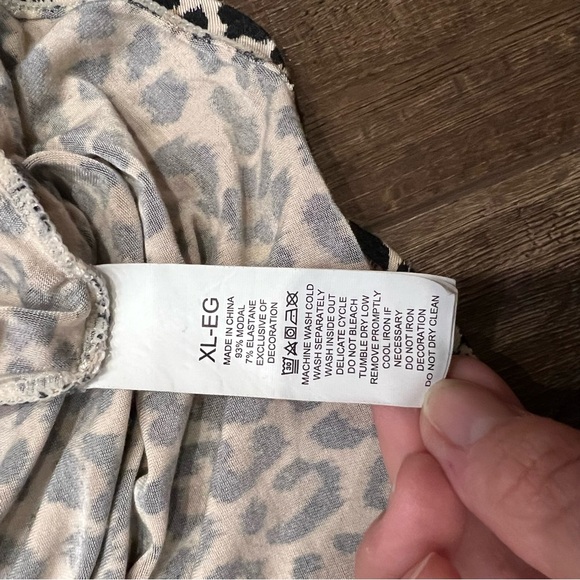 Kate Spade Pajama Top Button Down Leopard - Picture 5 of 7